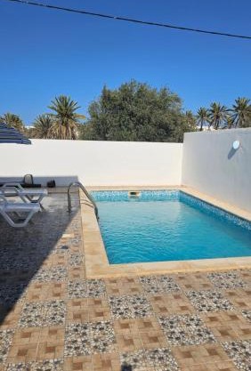 Private Family Villa with Pool Garden and Parking spot 3BR 2BA