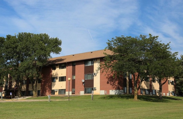 Private Furnished Apartment long & short stay Lamberton Minnesota