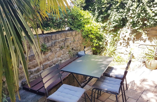 Private Garden By The Sea - 2-Bedroom House, Piran