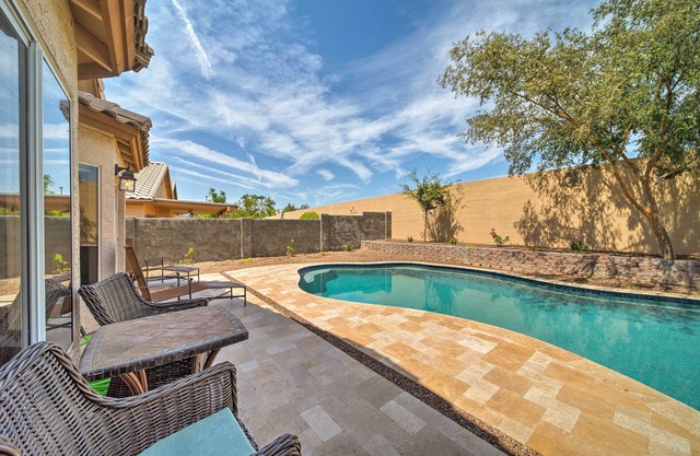 Sonoran Oasis Heated Hiking 
