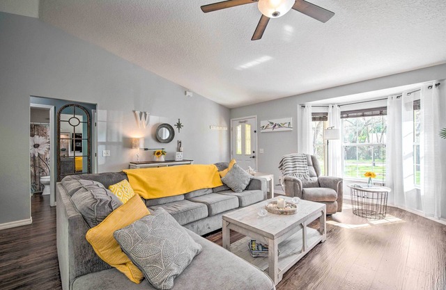 Private Heated Pool: Sunny Homosassa Stay!