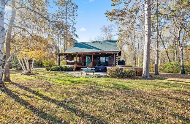 Private Hideaway on Lookout Lake with Hot Tub & Pontoon