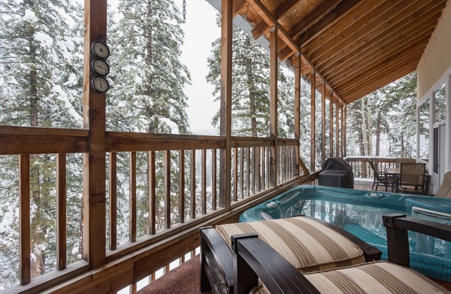Private Home Lake Purgatory-Awesome Views-NEW RATES-Last Minute Specials