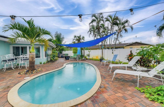 Private Hot Tub, Pool & Yard: Modern Bradenton Gem
