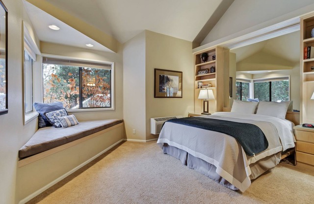 Private, hotel style suite in Bend with access to fitness center.
