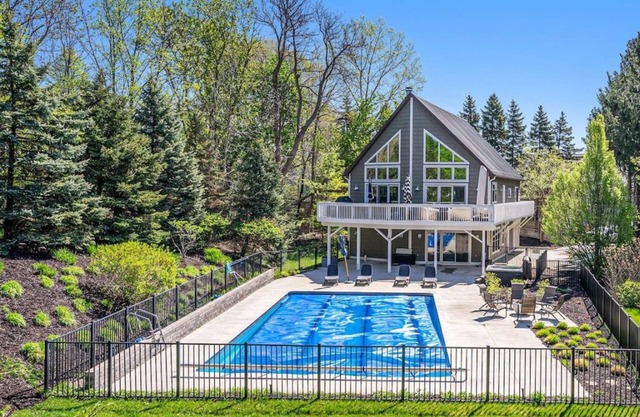 Private Inground Pool, sleeps 12