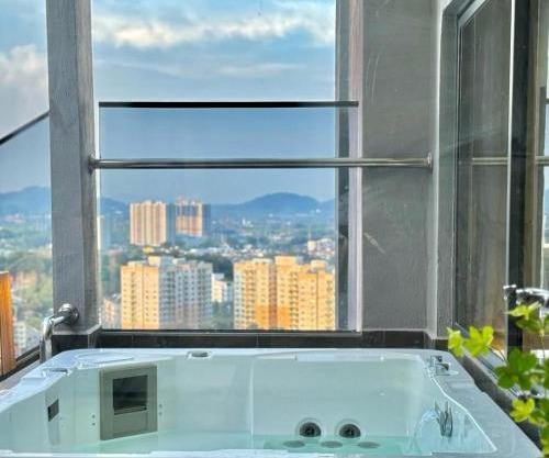 Private JACUZZi with Outdoor Cinema 7pax-Jonker