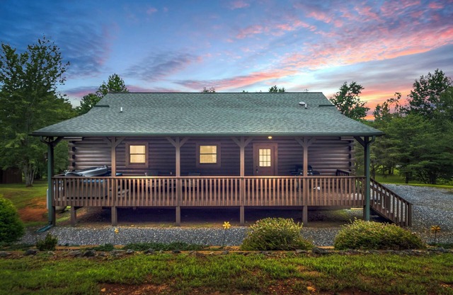 Private Mountain Cabin w/Hot Tub, Trails & Cozy Firepit