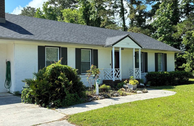 Private Oasis - Pool, 4BR, 3BA, Pet Friendly Home on 1 Acre