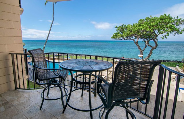 Private Oceanfront lanai with front row sea views