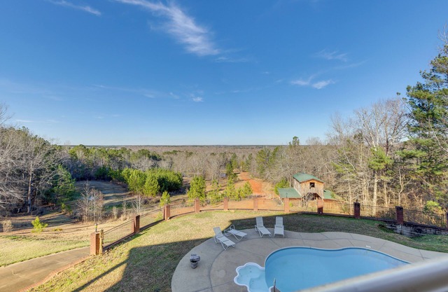 Private Pool at Stunning Wetumpka Farmhouse!