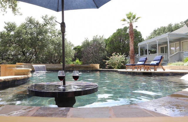 Private Pool, BBQ, Hot Tub, Wrap-around Porch, Sun Room - 2 Homes and 2 Master Suites
