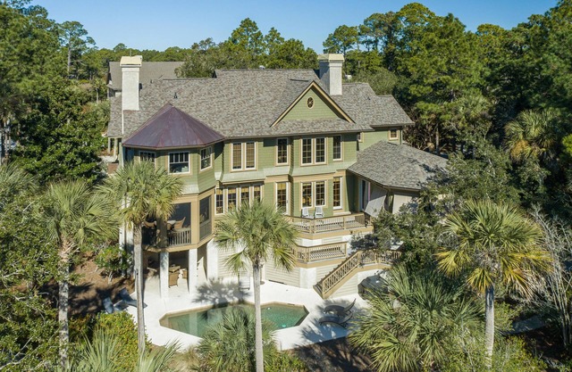 Private Pool +Lagoon Views and Secluded Setting