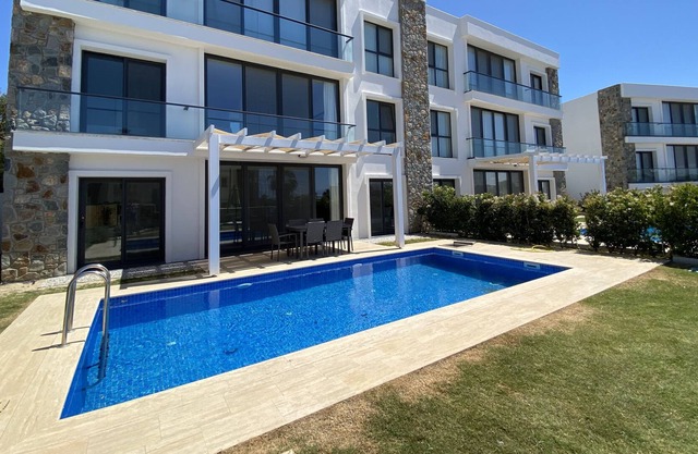 Private Pool Villa Karamel