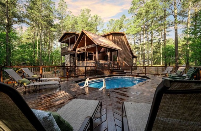 Private, RARE salt water pool, Interactive Game Room, Outdoor Playset