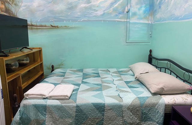 Private room with attached bathroom - Central Bus Terminal