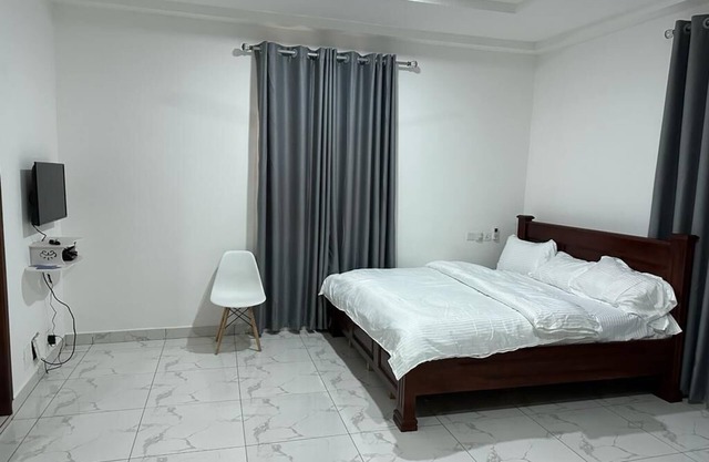 Private rooms in a cosy 4-bedroom house in a gated community