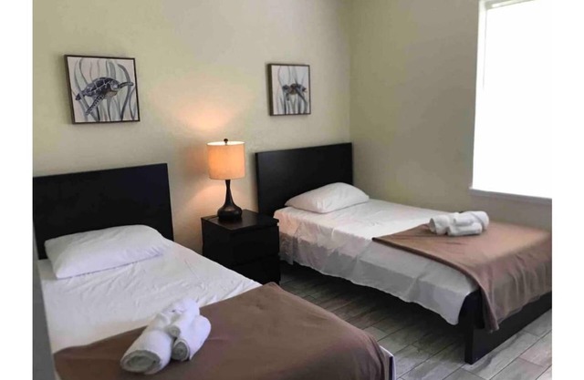 Private studio, 5 min walking distance to beach.