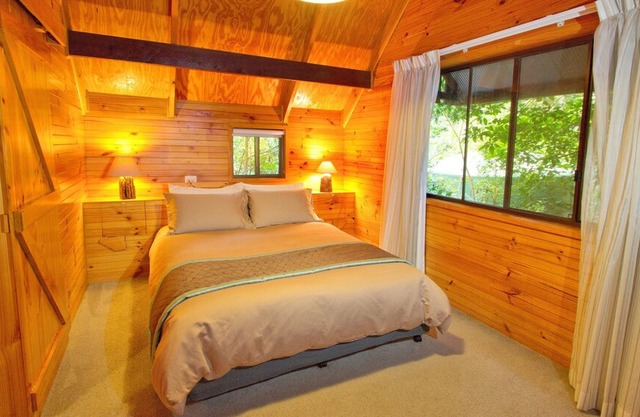 Private timber Cottage in the rainforest