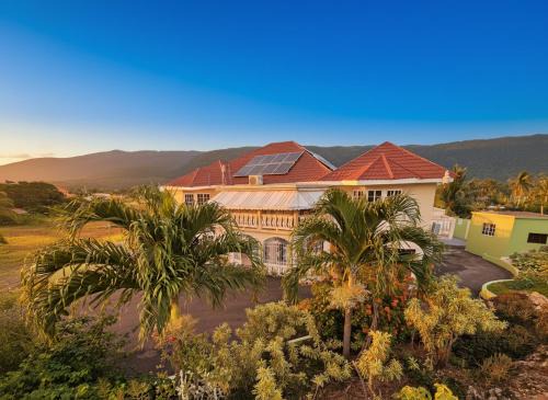 Private Villa Paradise - Pool & Mountain Views