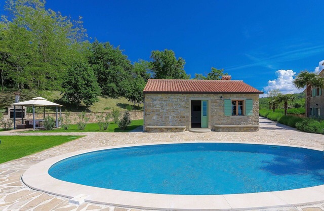 Private Villa with A/C, private pool, WIFI, TV, patio, pets allowed, panoramic view, parking