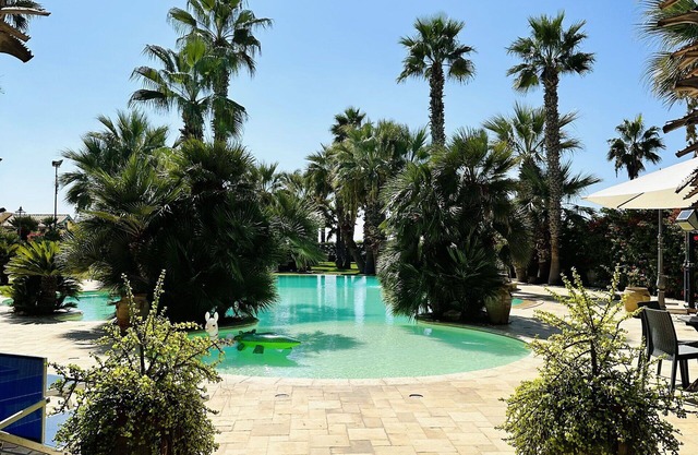 Private Villa with private pool, WIFI, hot tub, A/C, TV, patio, pets allowed, panoramic view