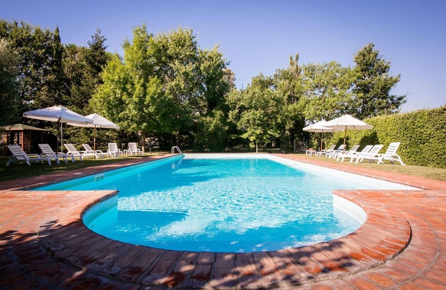 Private Villa with private pool, A/C, WIFI, hot tub, TV, patio, panoramic view, close to Cortona