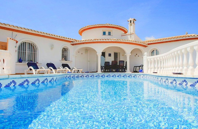 Private Villa with private pool, A/C, WIFI, TV, terrace, pets allowed, panoramic view, parking