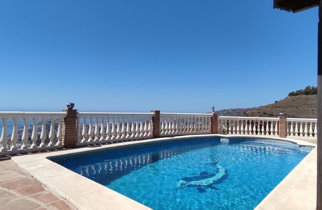 Private Villa with Stunning Sea-views, Pool & Wi-Fi