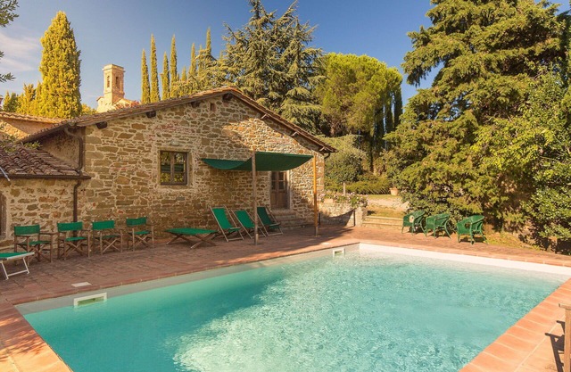 Private Villa with WIFI, private pool, TV, terrace, panoramic view, close to Greve In Chianti