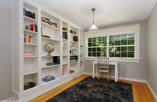 Professionally Sanitized - Downtown Naperville - Three Bedroom Retreat