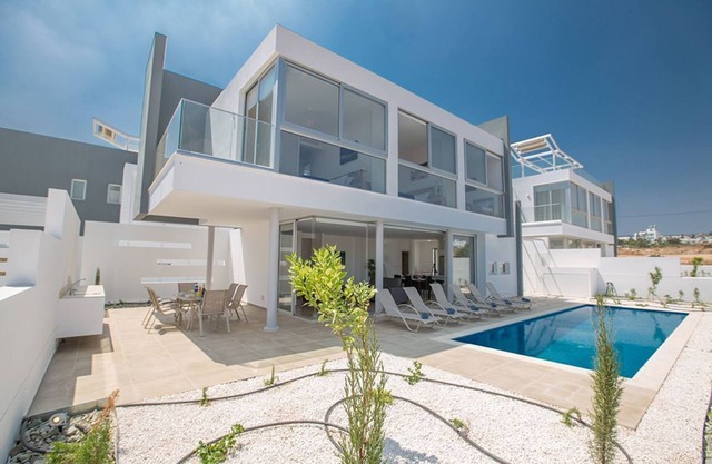 Protaras Holiday Villa BP2 - a villa that sleeps 7 guests in 3 bedrooms