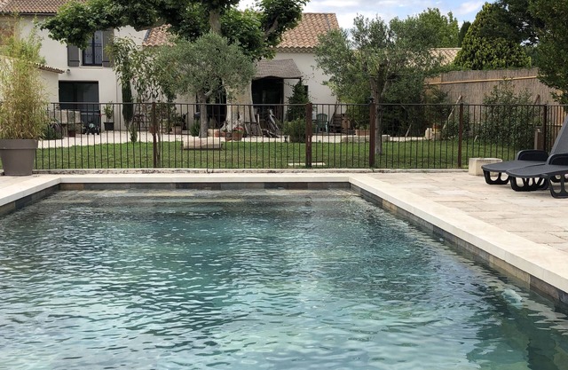 PROVENCAL HOUSE WITH POOL IN THE COUNTRYSIDE