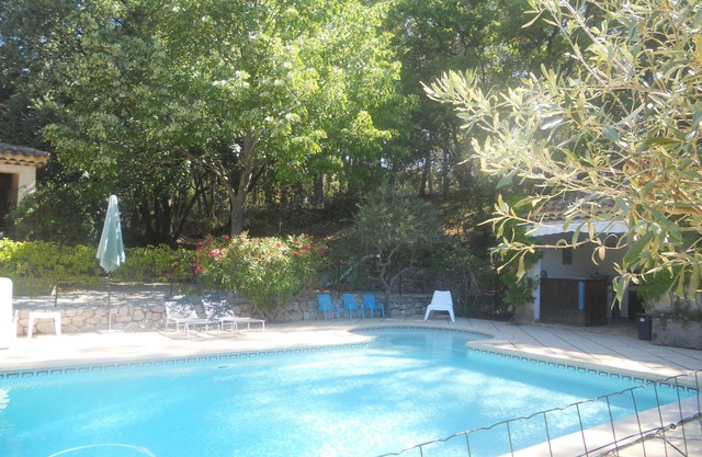 PROVENCALE HOUSE WITH POOL IN THE PINE FOREST, BETWEEN CASSIS AND AIX EN PROVENCE