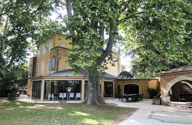 PROVENCE-A large characteristic and original house- 16 persons-