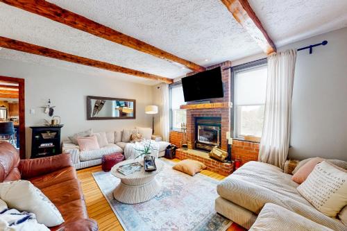 Pura Via: Southern Charm - Suite B