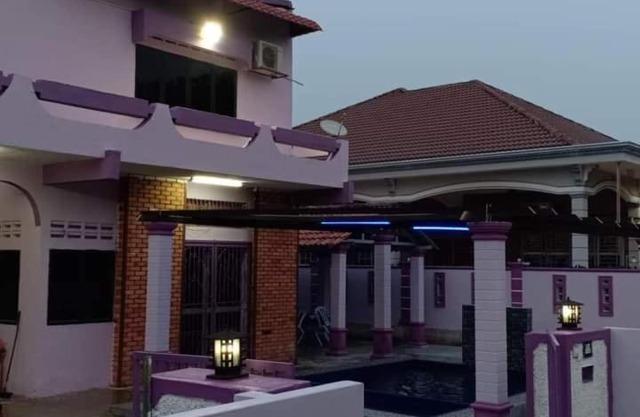 Purple home stay