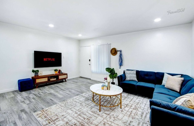 Quaint 2BR Home + Parking + Near DTLA #TravelSGV