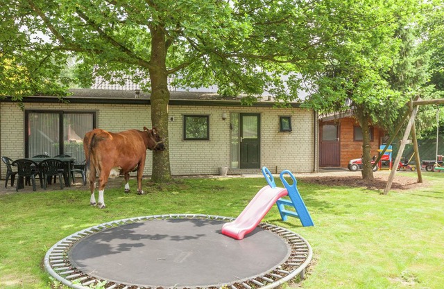 Quaint Chalet in Uden with Terrace