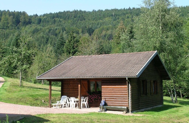 Quaint Chalet in Ventron with Roofed Terrace