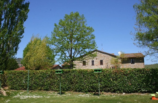 Quaint Cottage in Magione with Swimming Pool