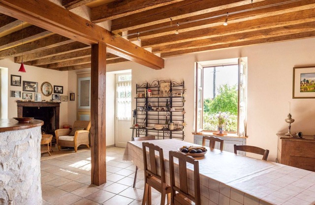 Quaint Holiday home in Morogues with Garden