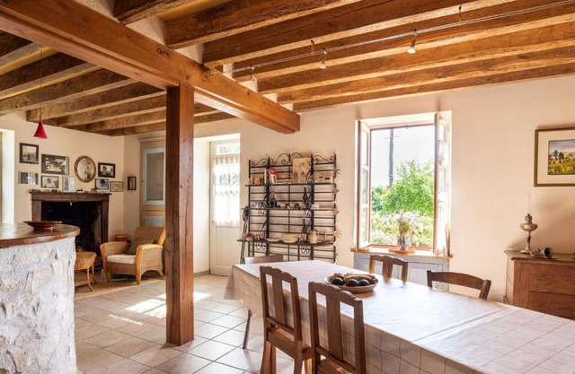Quaint Holiday home in Morogues with Garden