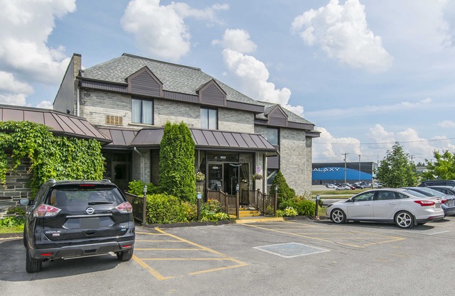 Quality Hotel & Suites Sherbrooke