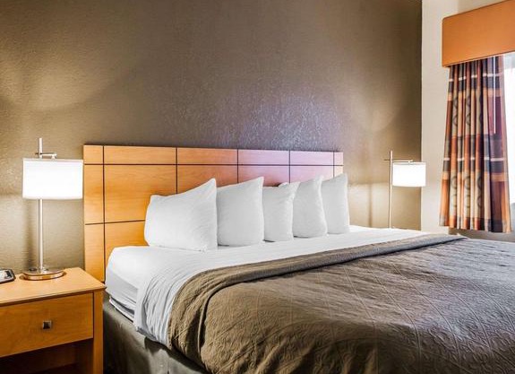 Quality Inn & Suites Des Moines Airport