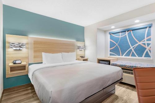 Microtel Inn 