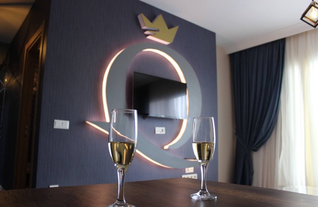 Quars Suite