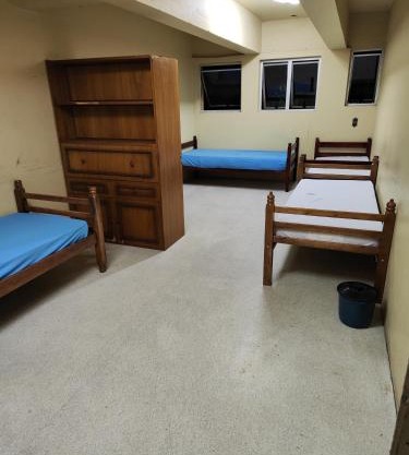 Quarto inferior 10 pessoas.