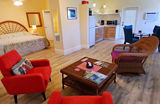 QUEEN ANGEL Beautiful Studio Suite, a few steps from the ocean,Grand Turk Island