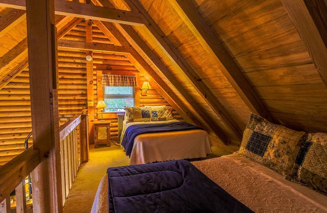 Queen Bedroom with Loft